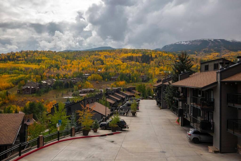 Updated 3 Bedroom 2 Ba With Pool & Hot Tub - Stunning Mountain Views! Snowmass Village Exterior foto
