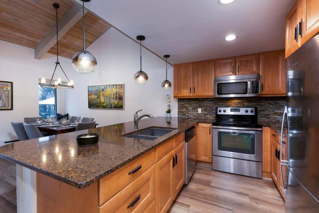 Updated 3 Bedroom 2 Ba With Pool & Hot Tub - Stunning Mountain Views! Snowmass Village Exterior foto